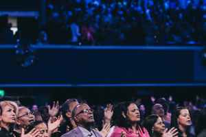 THE BENEFITS OF PRAISING GOD ALWAYS